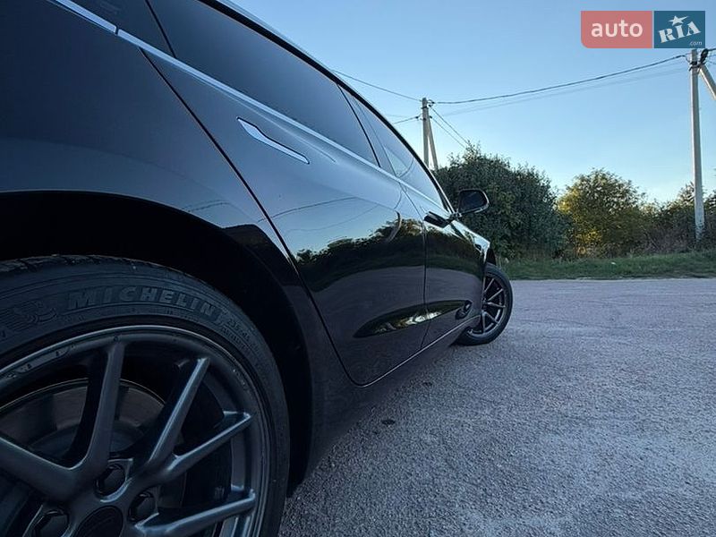 Седан Tesla Model 3 2019 в Бердичеве