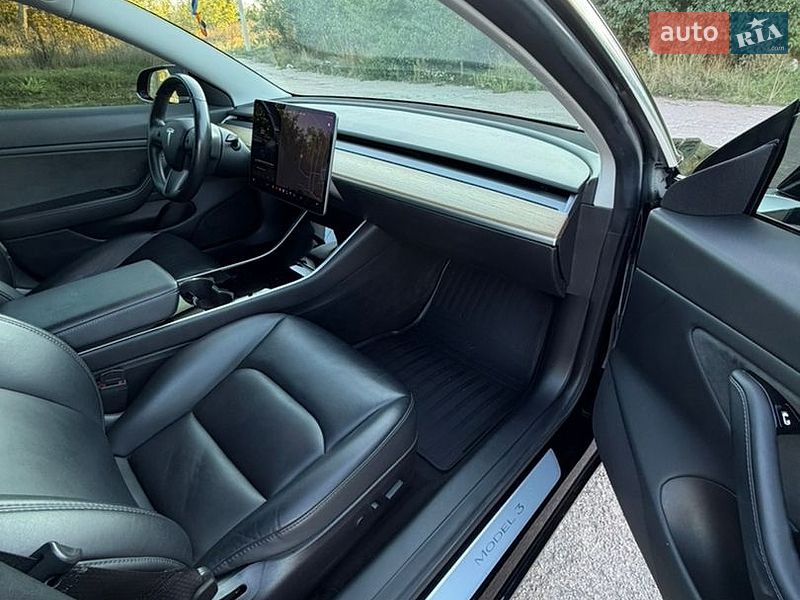 Седан Tesla Model 3 2019 в Бердичеве