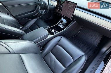 Седан Tesla Model 3 2019 в Бердичеве