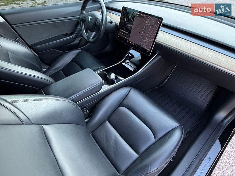 Седан Tesla Model 3 2019 в Бердичеве