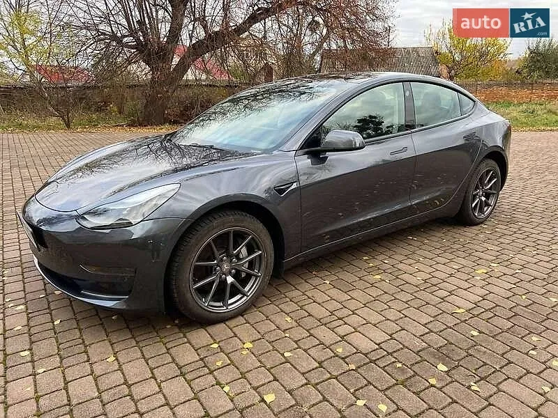 Tesla Model 3 2023