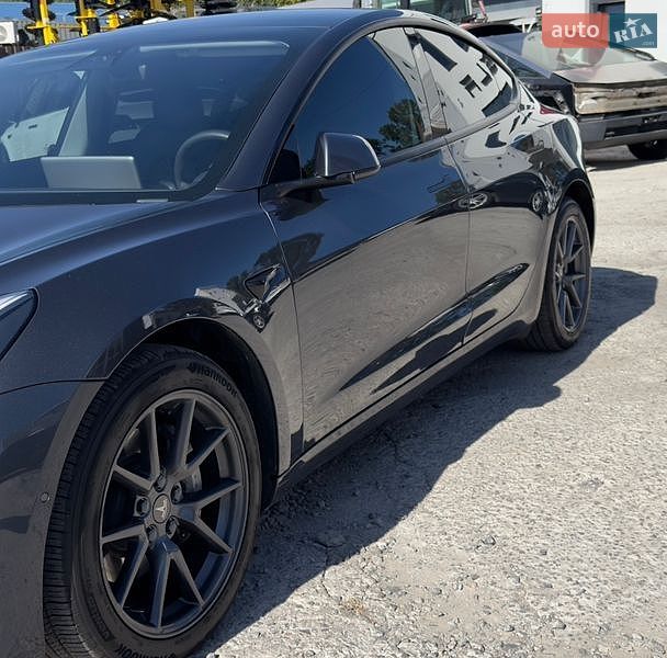 Седан Tesla Model 3 2021 в Вінниці