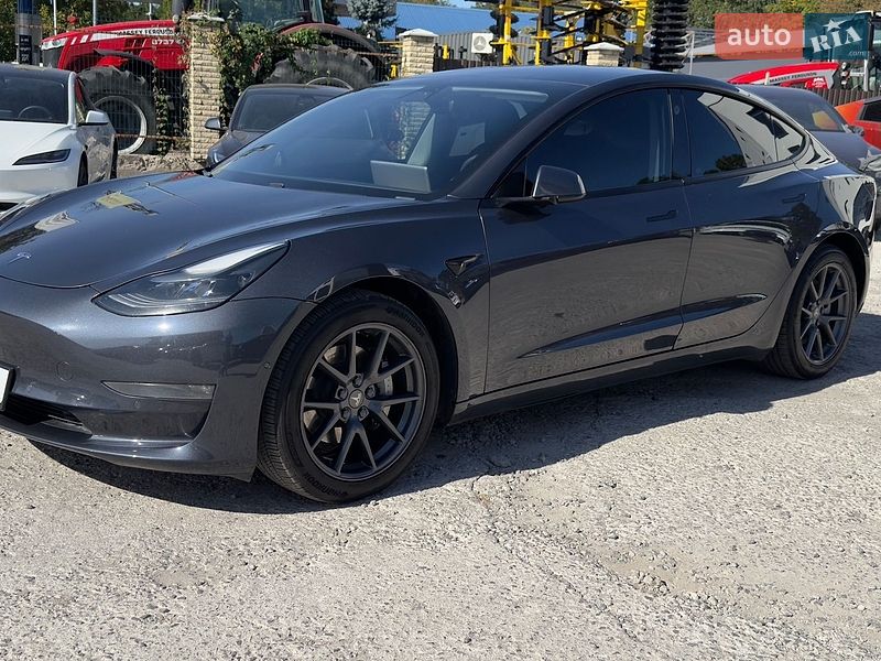 Седан Tesla Model 3 2021 в Вінниці