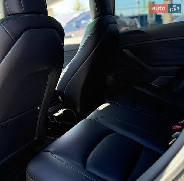 Седан Tesla Model 3 2021 в Вінниці