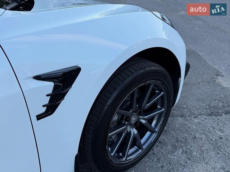 Седан Tesla Model 3 2020 в Львове фото 2 Седан Tesla Model 3 2020 в Львове