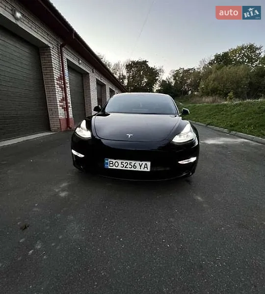 Tesla Model 3 2022