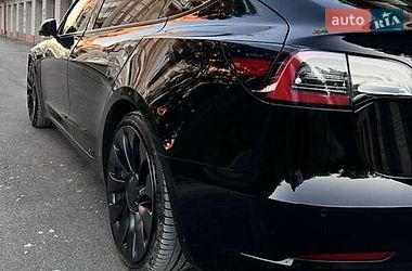 Седан Tesla Model 3 2022 в Винниках