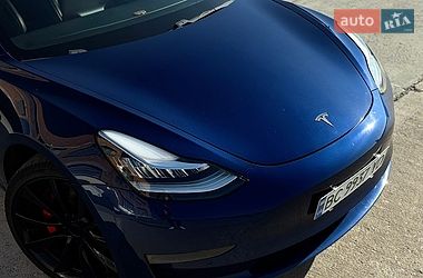 Седан Tesla Model 3 2019 в Львове