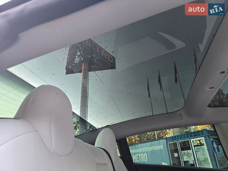 Седан Tesla Model 3 2020 в Львове