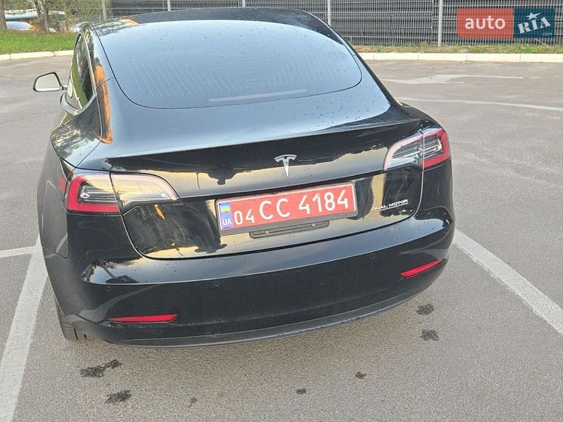 Седан Tesla Model 3 2020 в Львове
