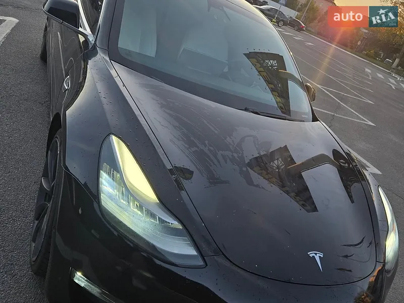 Tesla Model 3 2020