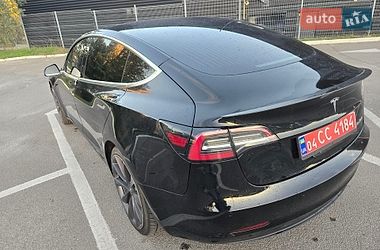 Седан Tesla Model 3 2020 в Львове
