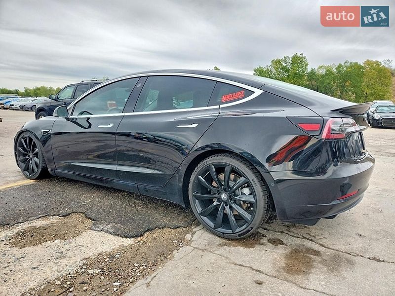 Седан Tesla Model 3 2019 в Києві