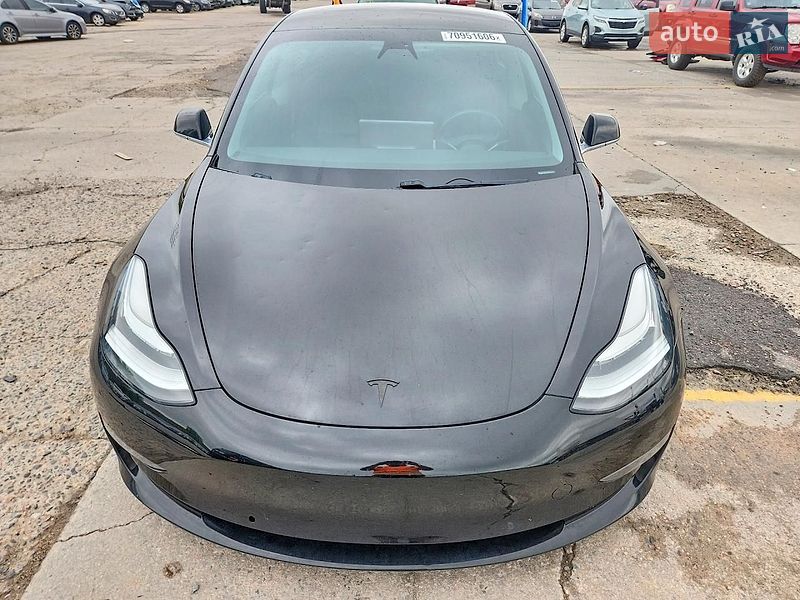 Седан Tesla Model 3 2019 в Києві