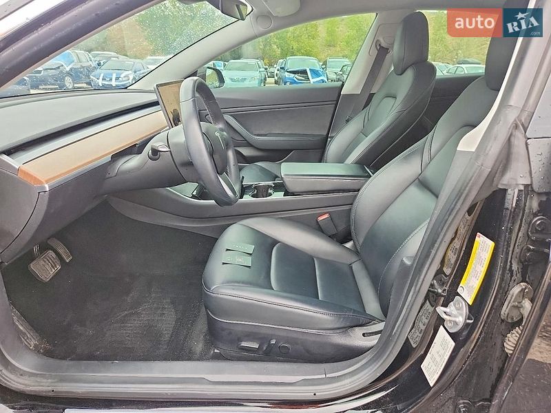 Седан Tesla Model 3 2019 в Києві