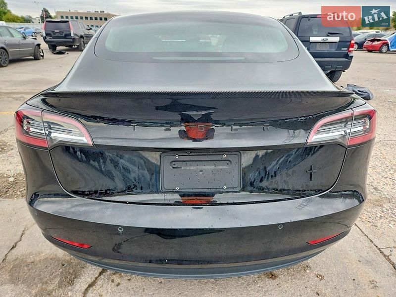 Седан Tesla Model 3 2019 в Києві