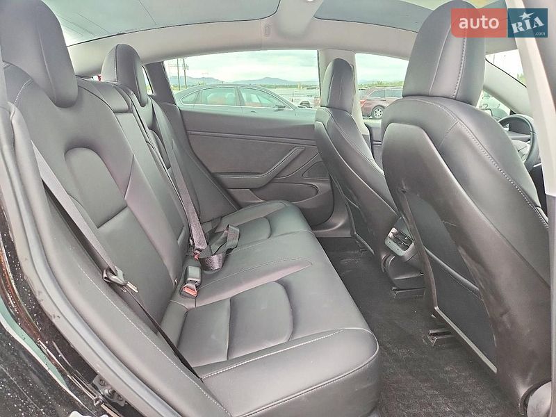 Седан Tesla Model 3 2019 в Києві