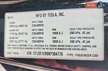 Седан Tesla Model 3 2019 в Києві