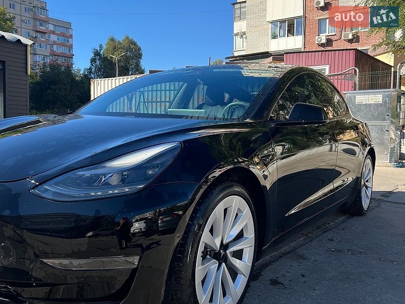 Седан Tesla Model 3 2021 в Запоріжжі