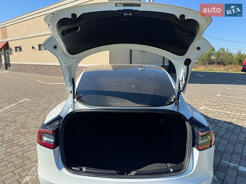 Седан Tesla Model 3 2019 в Черновцах фото 29 Седан Tesla Model 3 2019 в Черновцах