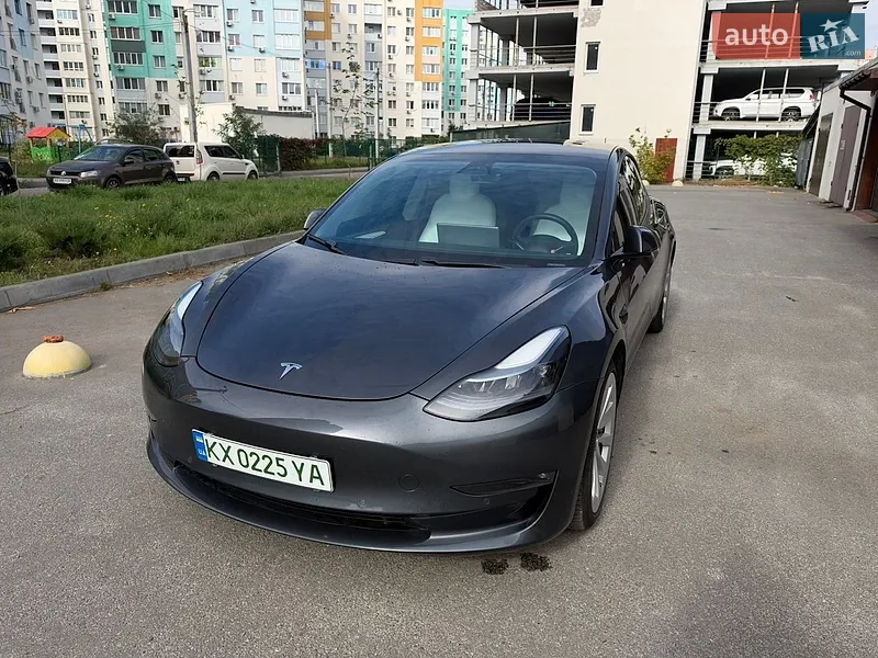 Tesla Model 3 2021
