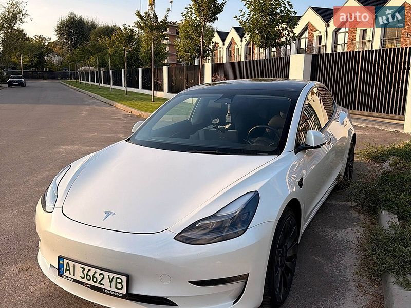 Tesla Model 3 2023