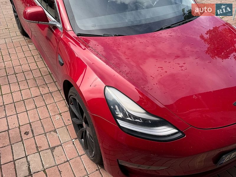 Седан Tesla Model 3 2018 в Києві