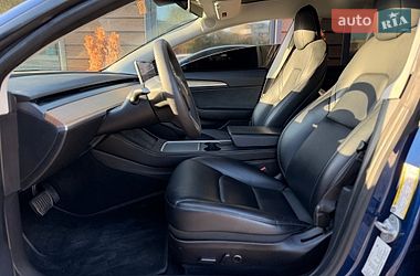 Седан Tesla Model 3 2021 в Шептицькому