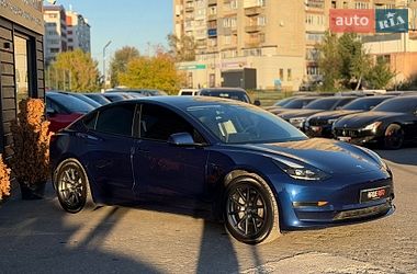 Седан Tesla Model 3 2021 в Шептицькому