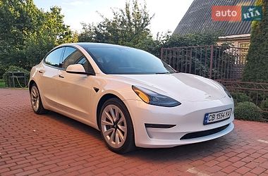 Седан Tesla Model 3 2023 в Чернігові