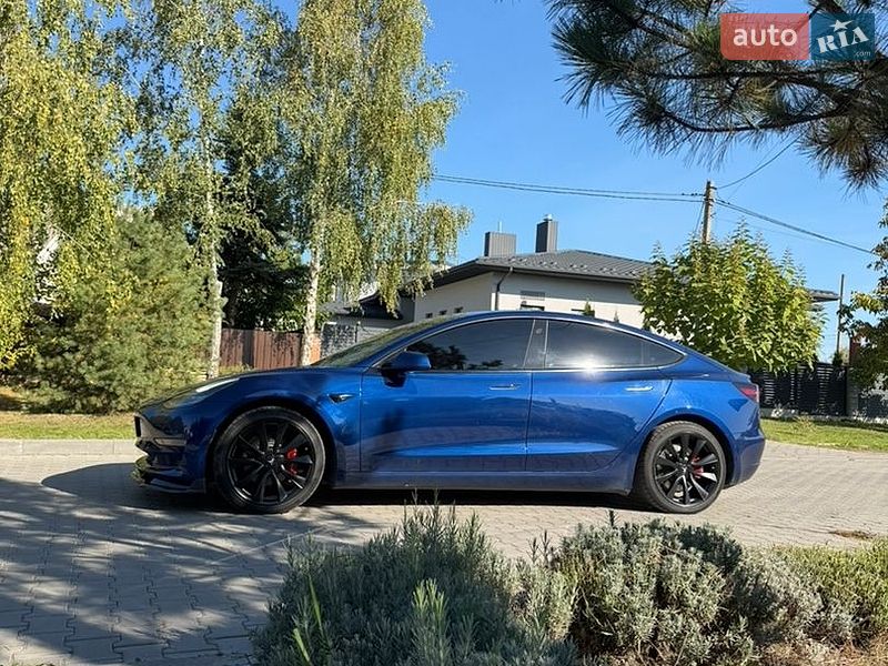 Седан Tesla Model 3 2019 в Луцьку