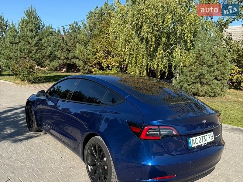 Седан Tesla Model 3 2019 в Луцьку