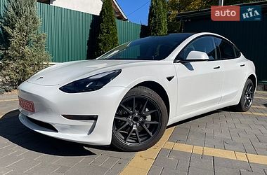 Седан Tesla Model 3 2023 в Моршині