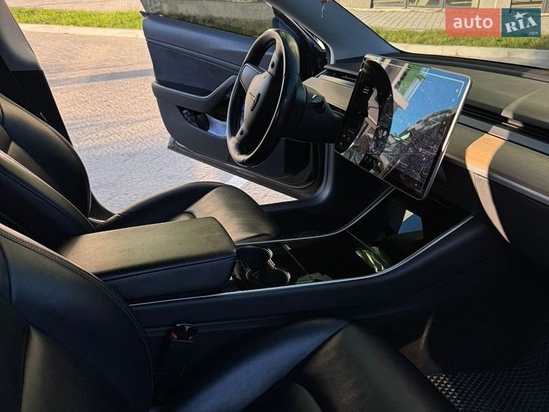 Седан Tesla Model 3 2018 в Львове фото 22 Седан Tesla Model 3 2018 в Львове
