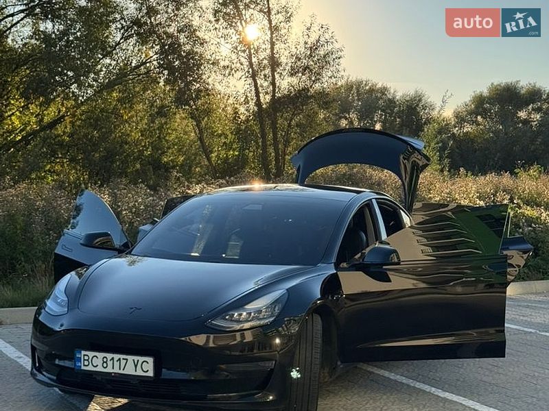 Седан Tesla Model 3 2018 в Львове фото 24 Седан Tesla Model 3 2018 в Львове