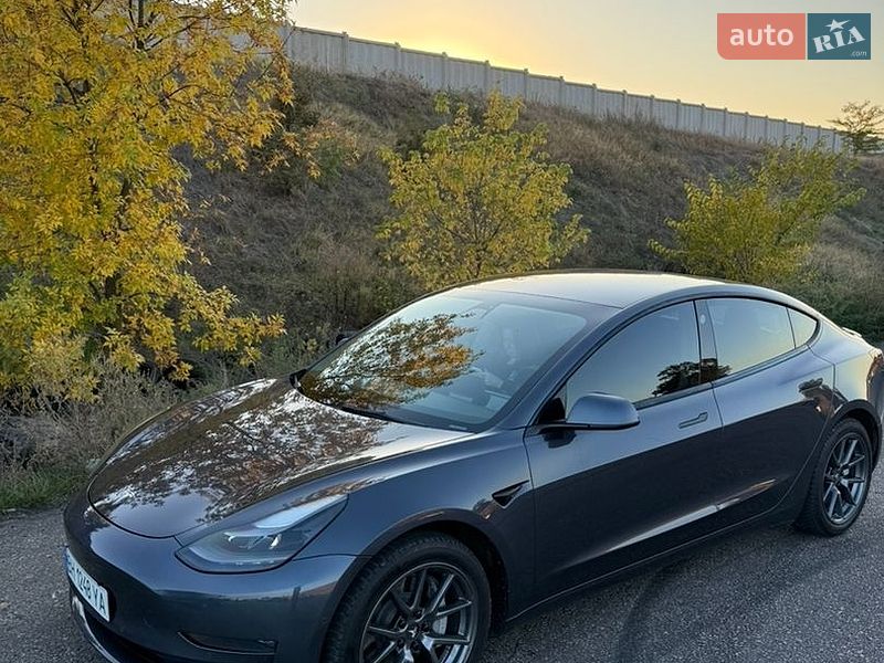 Седан Tesla Model 3 2021 в Одесі