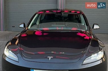 Седан Tesla Model 3 2024 в Києві