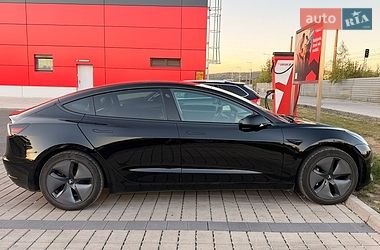 Седан Tesla Model 3 2018 в Ужгороде