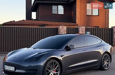 Седан Tesla Model 3 2022 в Киеве