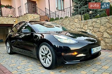 Седан Tesla Model 3 2021 в Львове