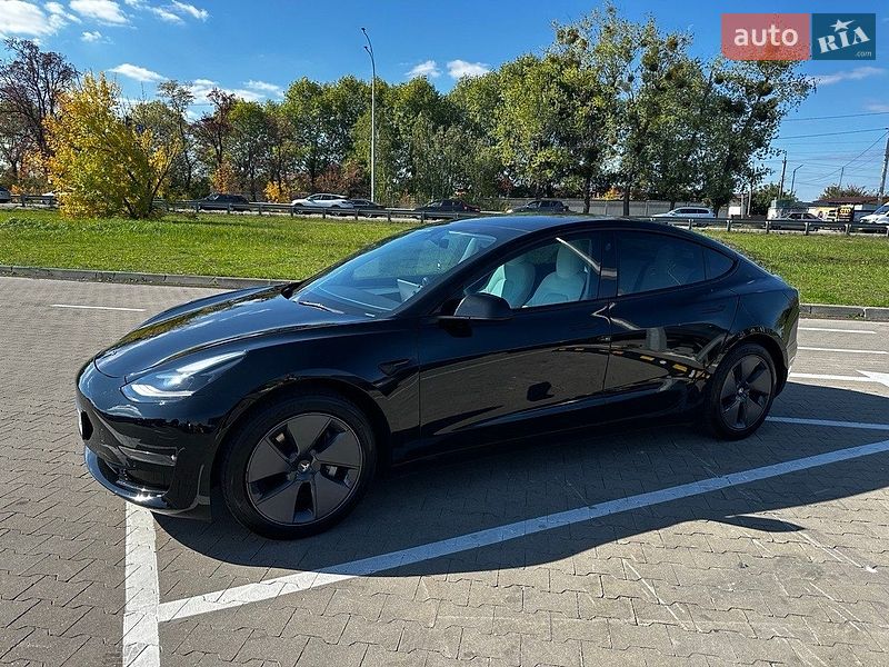 Tesla Model 3 2022