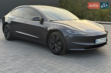 Седан Tesla Model 3 2025 в Львове Седан Tesla Model 3 2025 в Львове