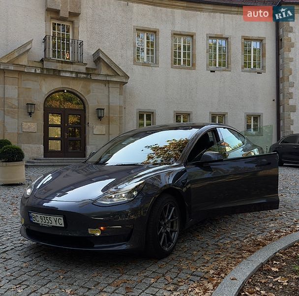 Tesla Model 3 2021