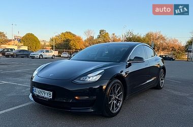 Седан Tesla Model 3 2018 в Києві