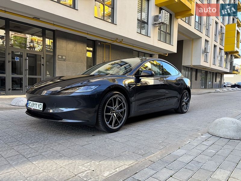 Tesla Model 3 2025