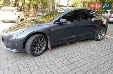 Седан Tesla Model 3 2021 в Львові