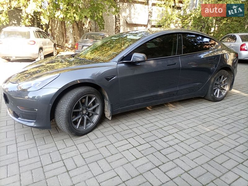 Седан Tesla Model 3 2021 в Львові