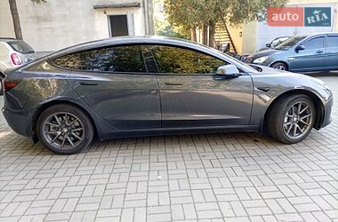 Седан Tesla Model 3 2021 в Львові