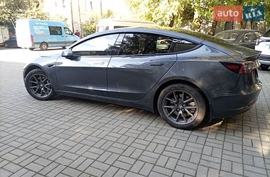Седан Tesla Model 3 2021 в Львові