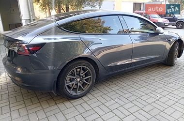 Седан Tesla Model 3 2021 в Львові